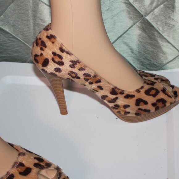 NWT Splash Camel Leopard Heels Rivet 9 Brown Black Spots Stilettos Open Toe *SA - Picture 2 of 6